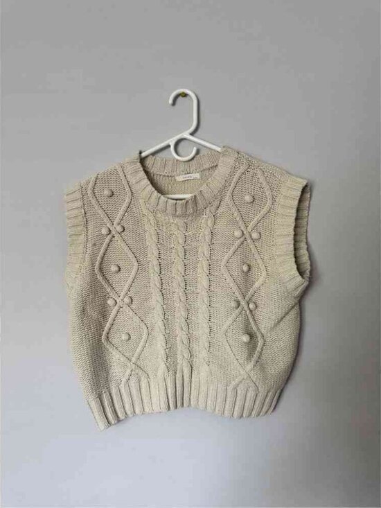 Sweaters - Lovely byKorea cream white sweater vest size medium no size tag but fits to b